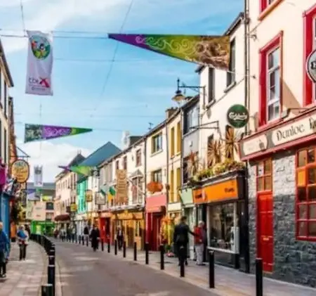 Appartement V93c9r0 Stone View Wonderful Spacious Two Bed Attic Private Entrance Private Bathroom With Kitchenette