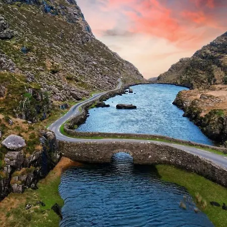 Appartement V93c9r0 Stone View Wonderful Spacious Two Bed Attic Private Entrance Private Bathroom With Kitchenette