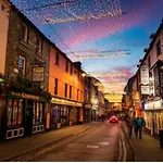 Appartement V93c9r0 Stone View Wonderful Spacious Two Bed Attic Private Entrance Private Bathroom With Kitchenette Killarney