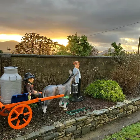 V93c9r0 Stone View Wonderful Spacious Two Bed Attic Private Entrance Private Bathroom With Kitchenette *