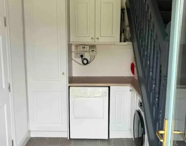 V93c9r0 Stone View Wonderful Spacious Two Bed Attic Private Entrance Private Bathroom With Kitchenette Appartement *