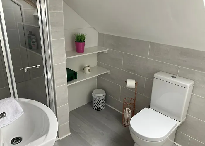 V93c9r0 Stone View Wonderful Spacious Two Bed Attic Private Entrance Private Bathroom With Kitchenette Killarney