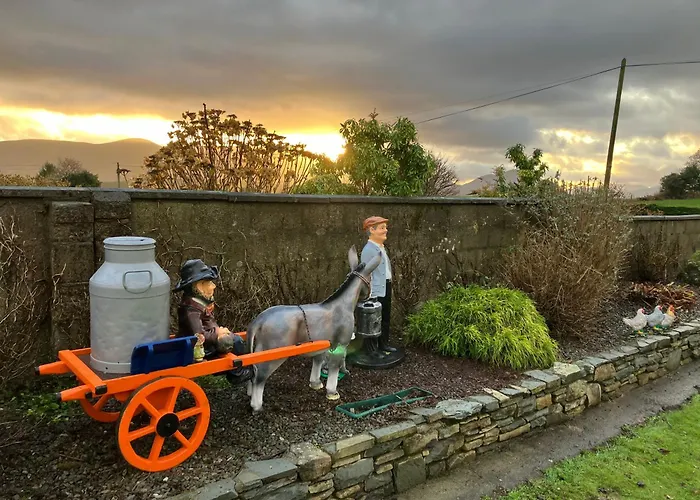 V93c9r0 Stone View Wonderful Spacious Two Bed Attic Private Entrance Private Bathroom With Kitchenette *