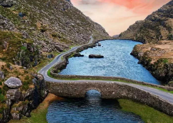 Apartment V93c9r0 Stone View Wonderful Spacious Two Bed Attic Private Entrance Private Bathroom With Kitchenette