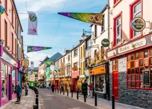 Apartmán V93c9r0 Stone View Wonderful Spacious Two Bed Attic Private Entrance Private Bathroom With Kitchenette